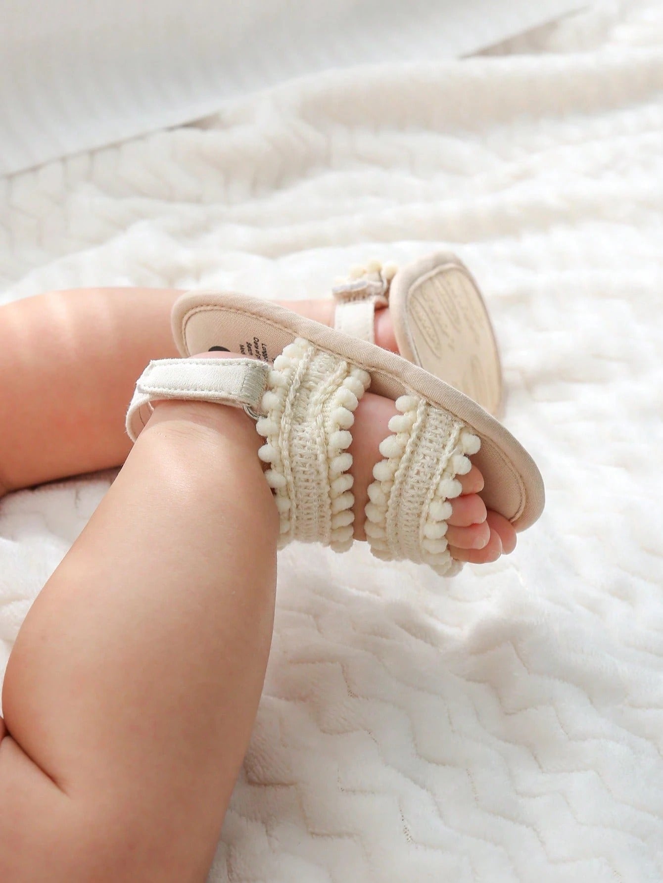 Lichtgewicht schoenen met open structuur voor baby’s