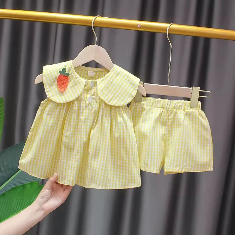 2-delige Babymeisje Zomerset – Fruitige Top & Geruite Rok