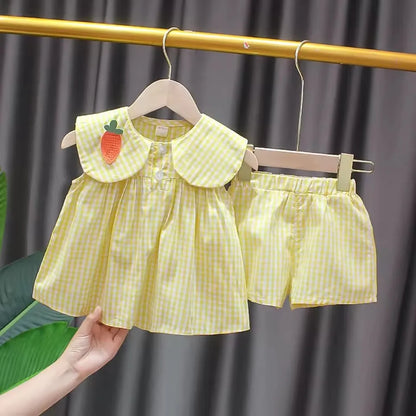 2-delige Babymeisje Zomerset – Fruitige Top & Geruite Rok